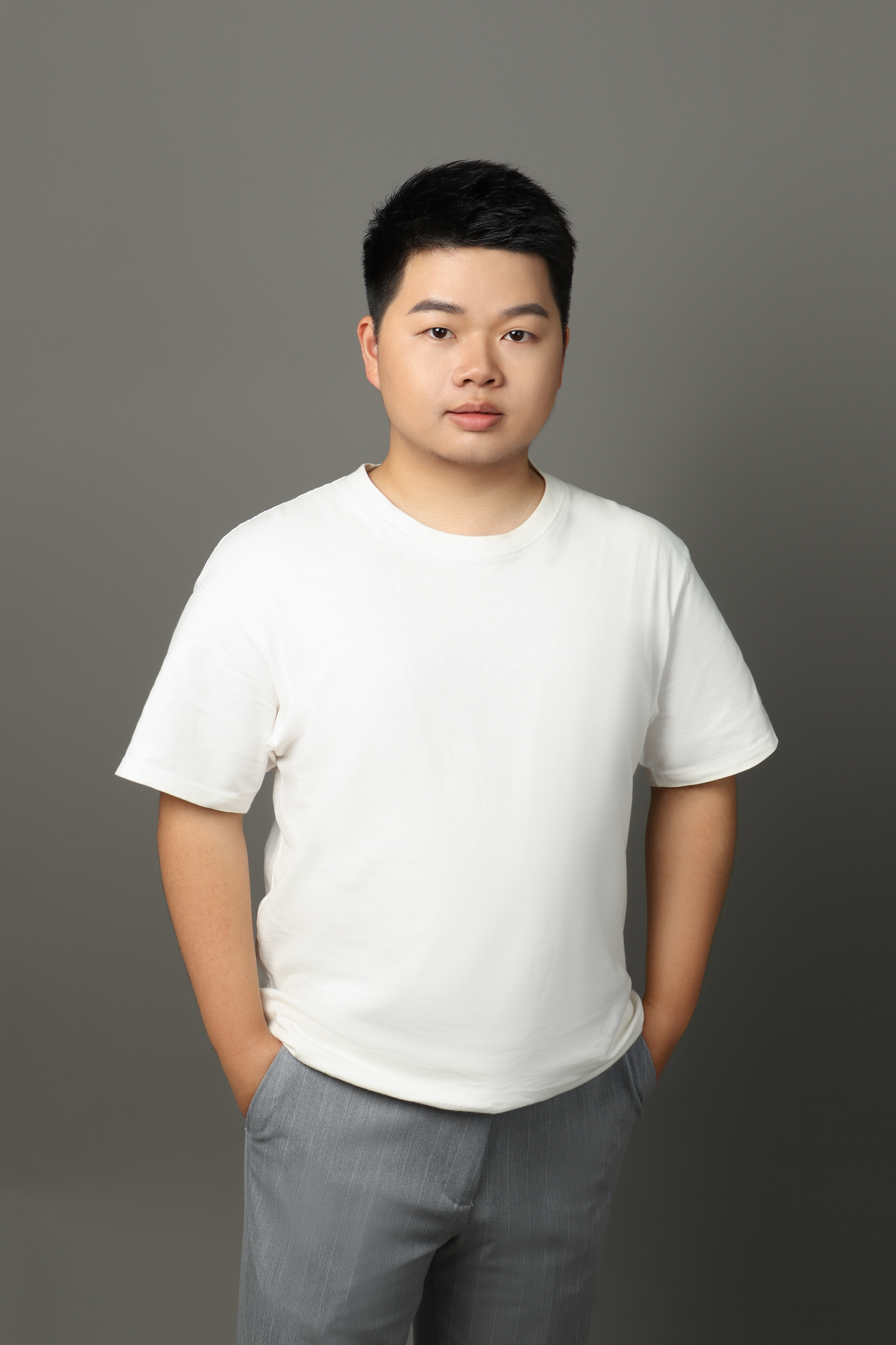 黄志攀照片
